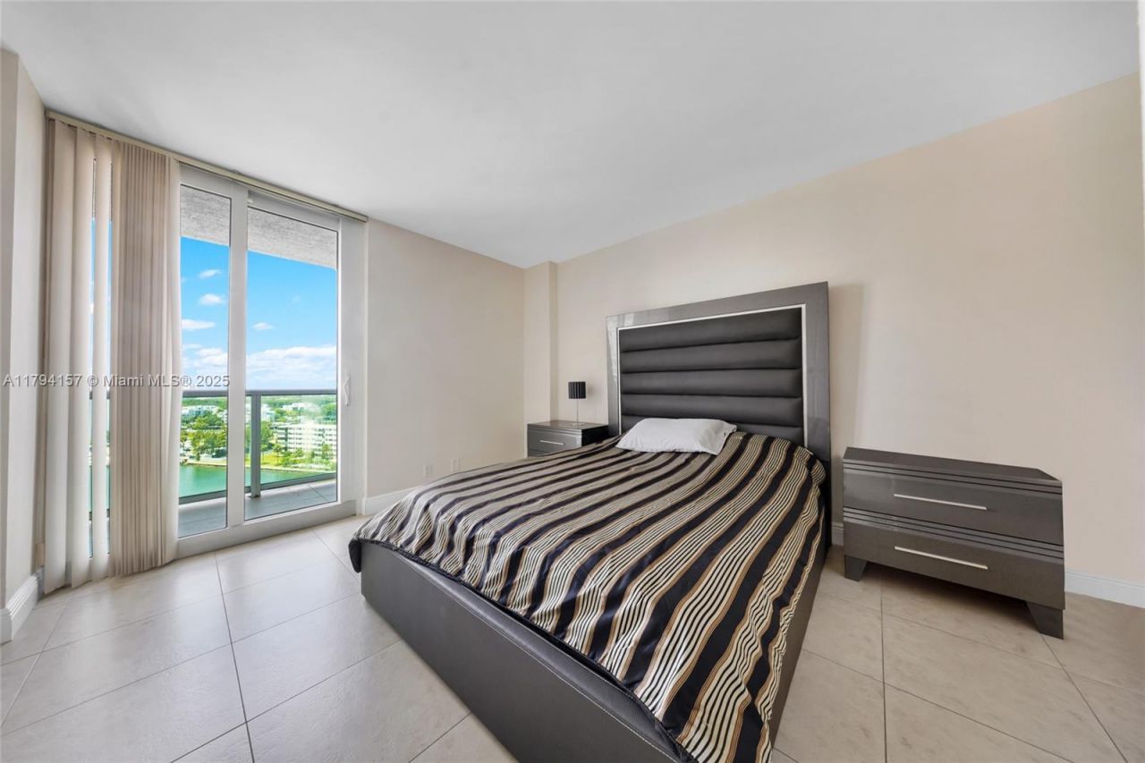 100 Bayview Dr, Unit 1403, Sunny Isles Beach, FL 33160 Photo