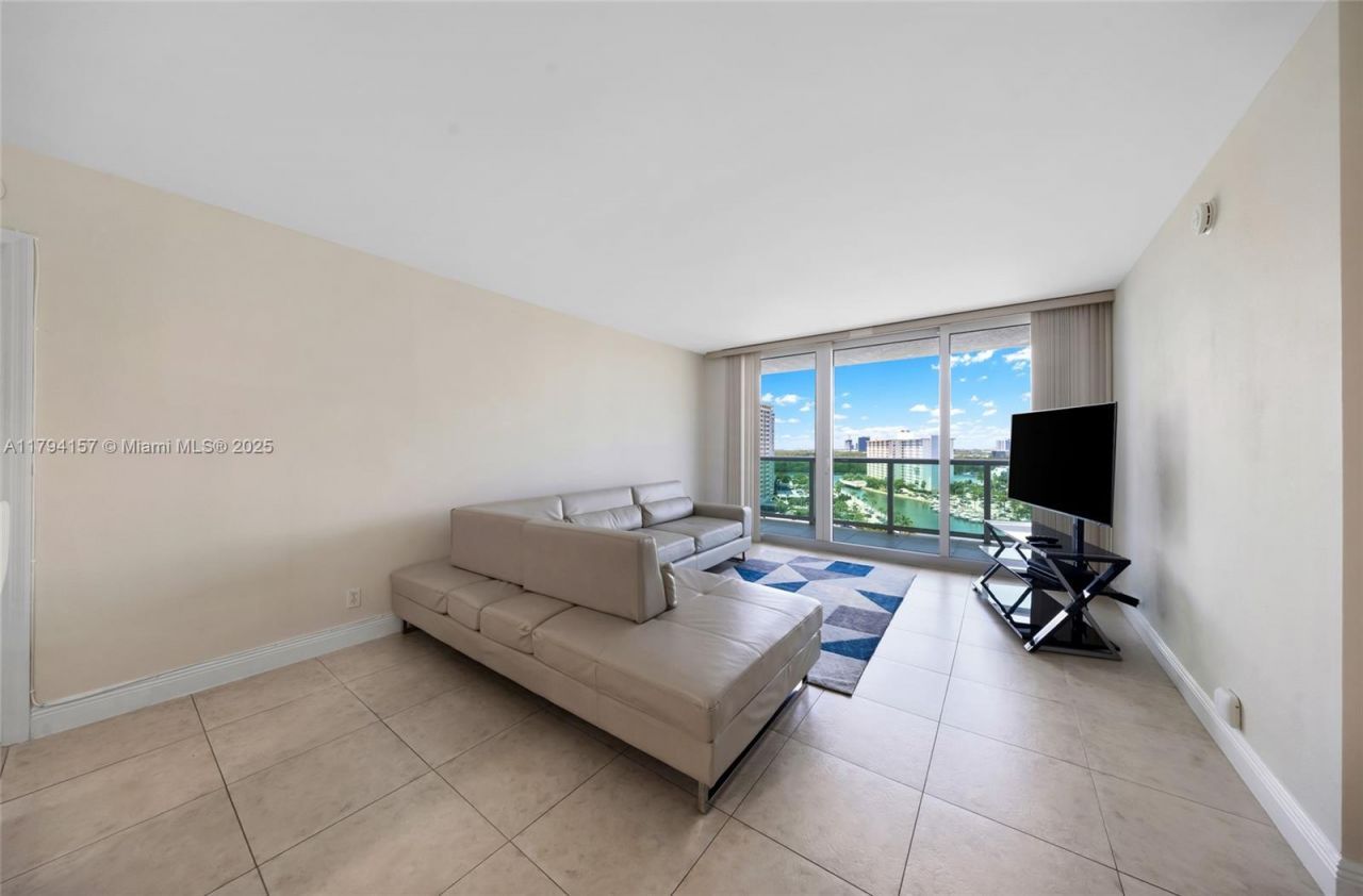 100 Bayview Dr, Unit 1403, Sunny Isles Beach, FL 33160 Photo