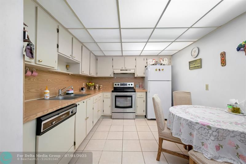 1301 NE 7th Street, Unit 113, Hallandale Beach, FL 33009 Photo