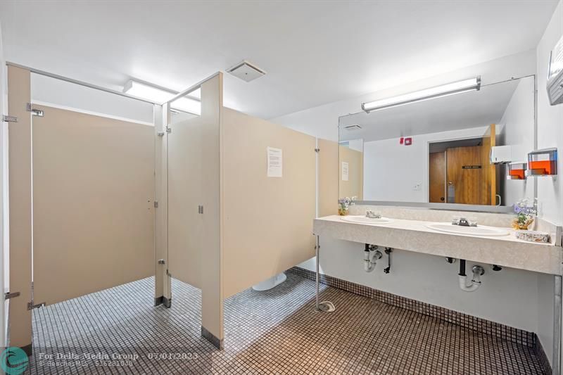 1301 NE 7th Street, Unit 113, Hallandale Beach, FL 33009 Photo