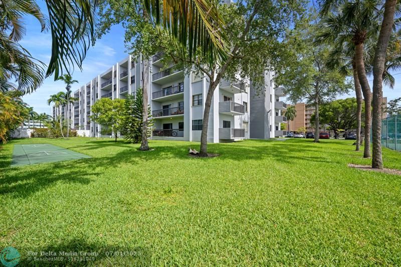 1301 NE 7th Street, Unit 113, Hallandale Beach, FL 33009 Photo