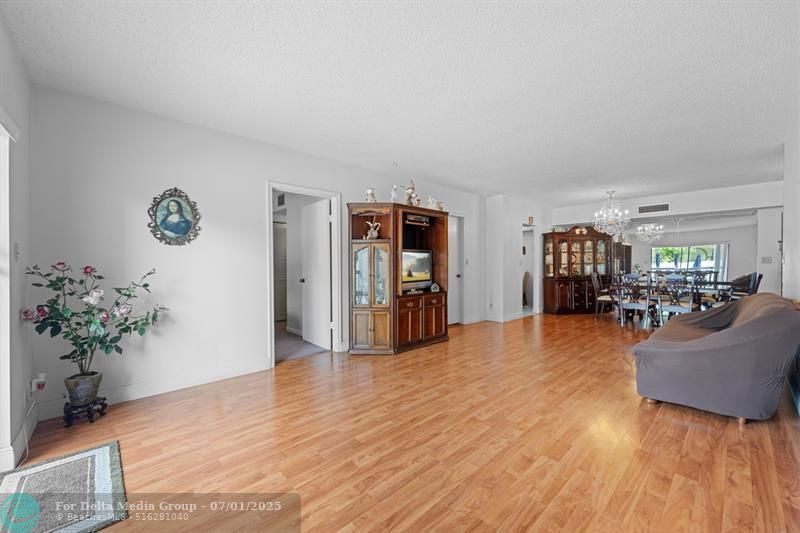 1301 NE 7th Street, Unit 113, Hallandale Beach, FL 33009 Photo