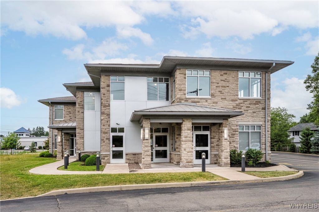 3020 Orchard Park Rd, West Seneca, NY 14224 Main Photo