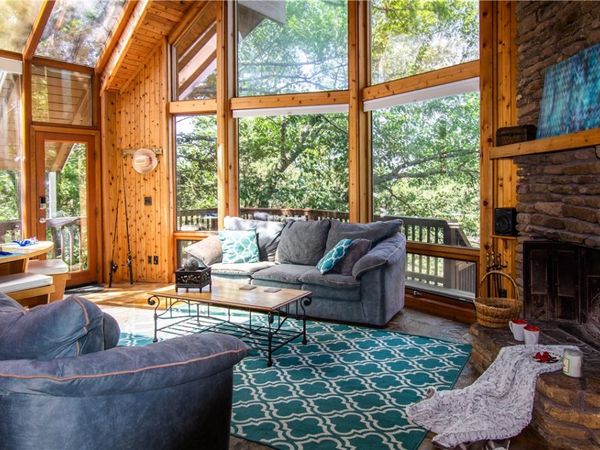 21337 Black Oak Drive, Garfield, AR 72732