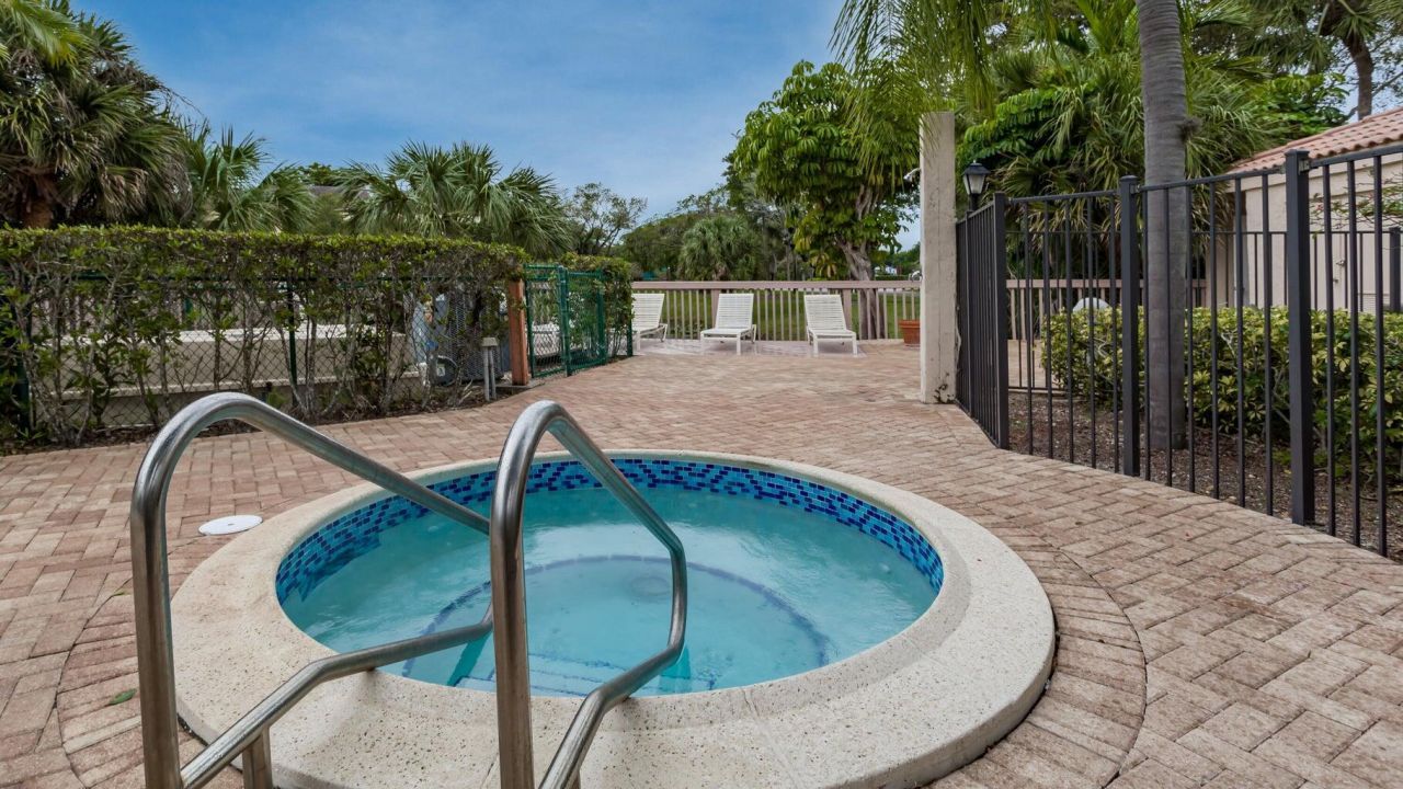 7460 La Paz Boulevard, Unit 208, Boca Raton, FL 33433 Photo