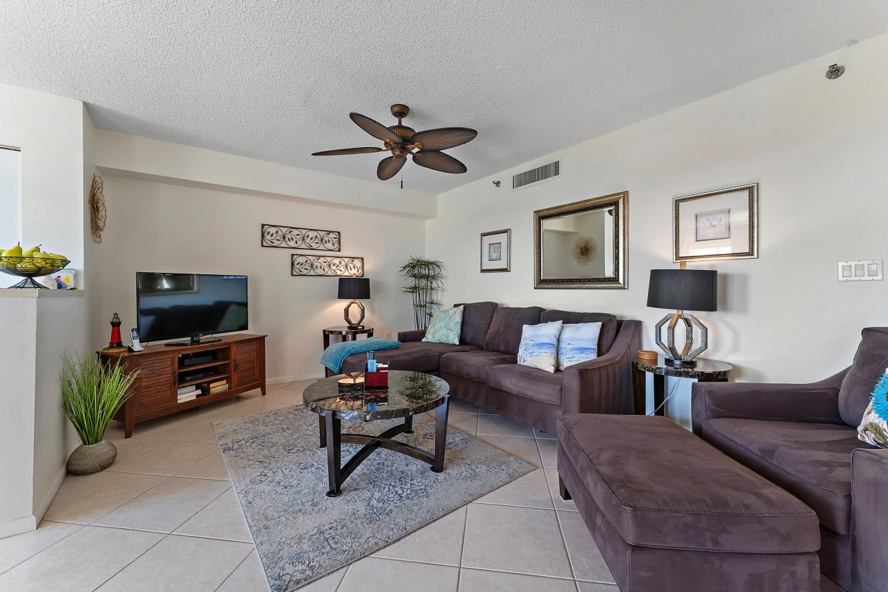 275 Palm Avenue, Unit C503, Jupiter, FL 33477 Photo