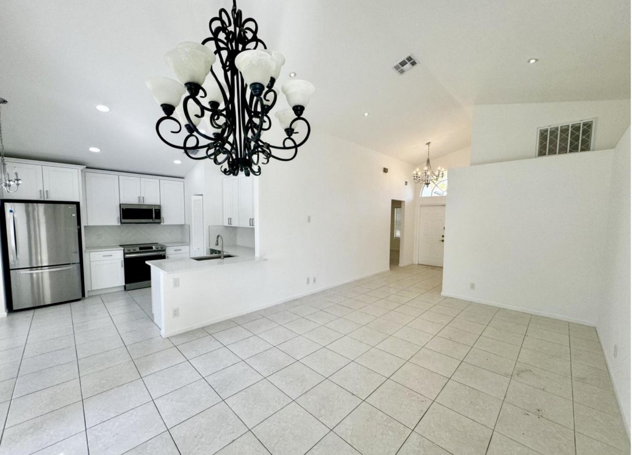 2014 Normandy Circle, West Palm Beach, FL 33409 Photo