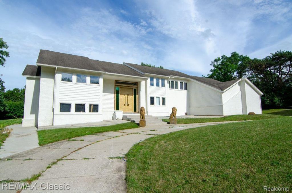 3865 Stonecrest Road, West Bloomfield Township, MI 48322 Main Photo