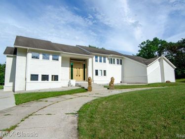 3865 STONECREST Road, West Bloomfield Twp, MI 48322