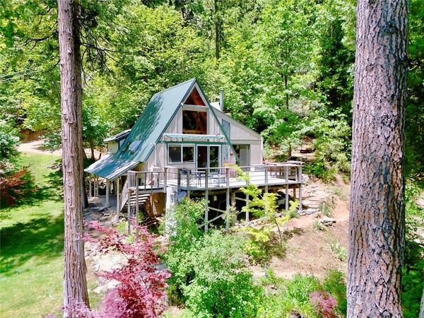 35 Sierra Buttes Road, Sierra City, CA 96125
