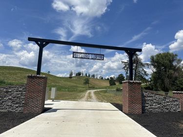 Tract 7 Pittsburg Landing, London, KY 40741