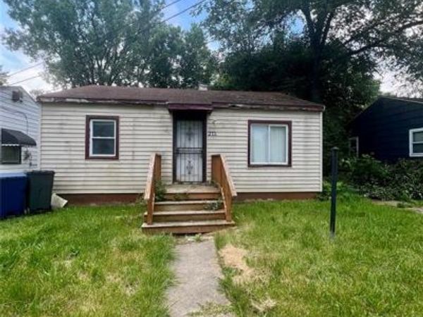 1218 E Piper Avenue, Flint, MI 48505