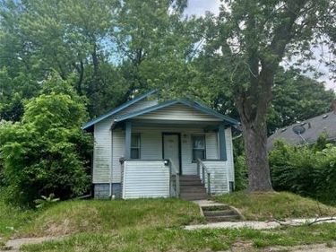802 E Russell Avenue, Flint, MI 48505
