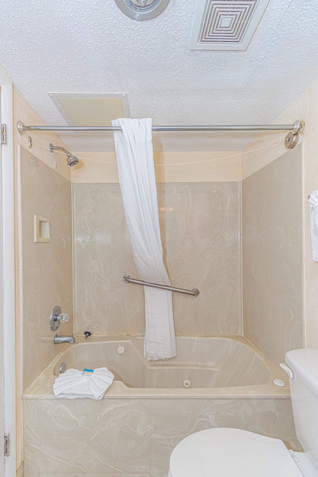 1304 N Ocean Blvd. Photo 20