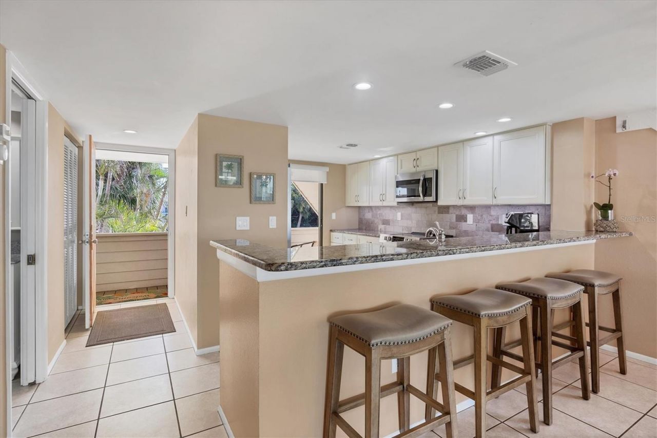 540 Beach Road, Unit 510, Sarasota, FL 34242 Photo