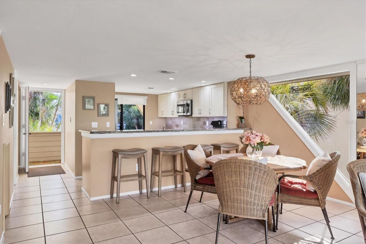 540 Beach Road, Unit 510, Sarasota, FL 34242 Photo