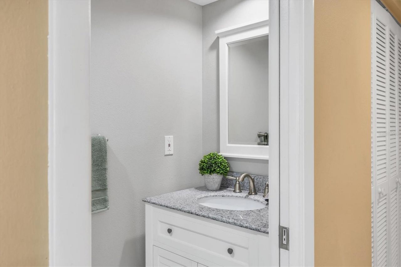 540 Beach Road, Unit 510, Sarasota, FL 34242 Photo