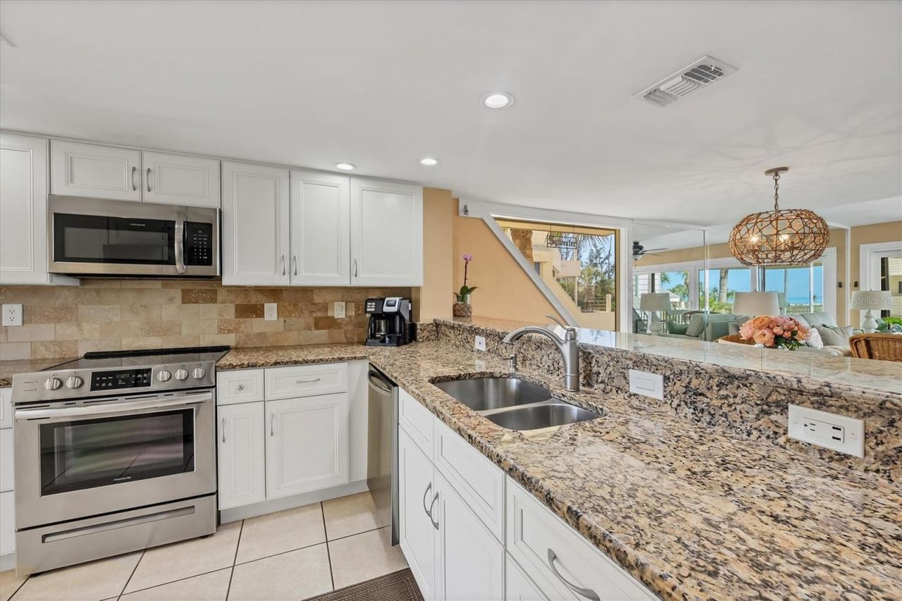 540 Beach Road, Unit 510, Sarasota, FL 34242 Photo