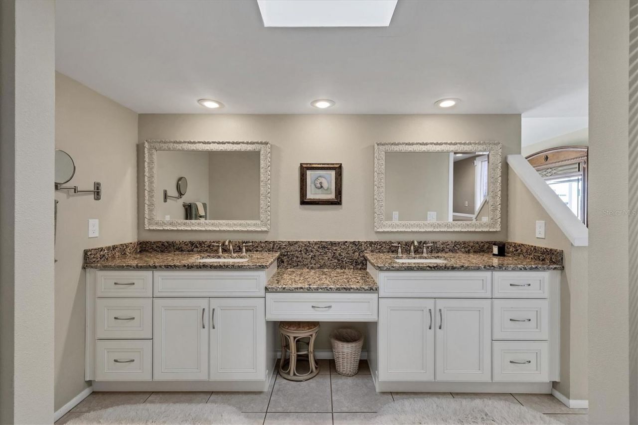 540 Beach Road, Unit 510, Sarasota, FL 34242 Photo