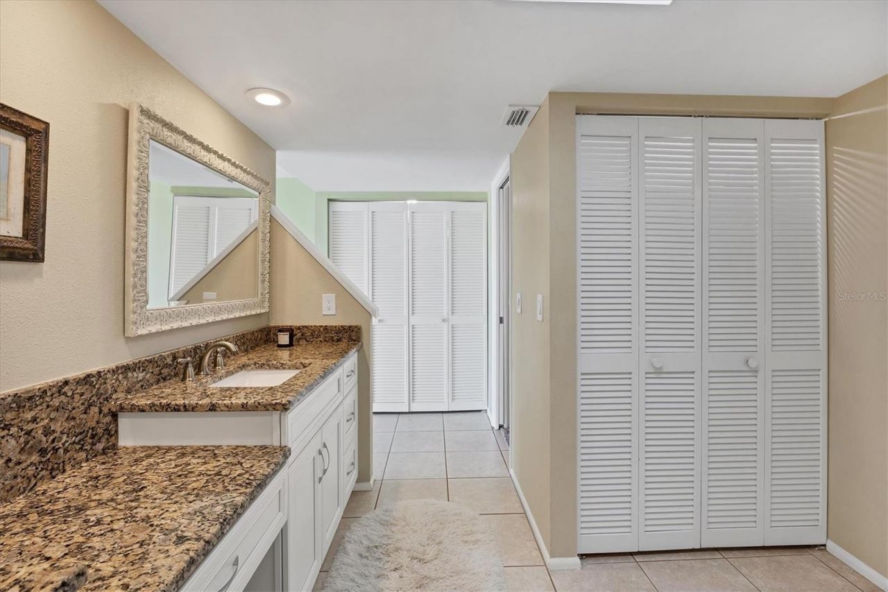 540 Beach Road, Unit 510, Sarasota, FL 34242 Photo