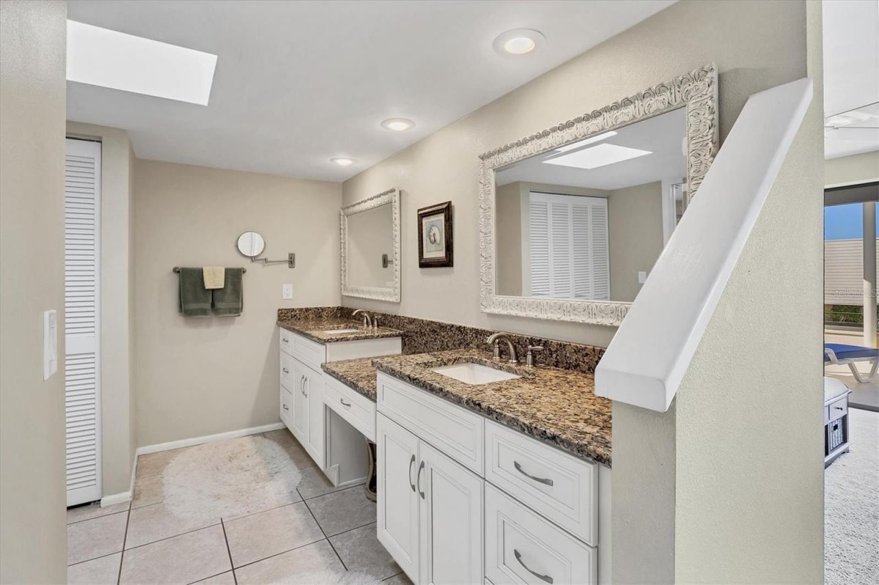 540 Beach Road, Unit 510, Sarasota, FL 34242 Photo