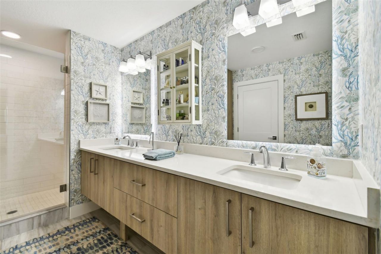 415 Island Way, Unit 507, Clearwater Beach, FL 33767 Photo