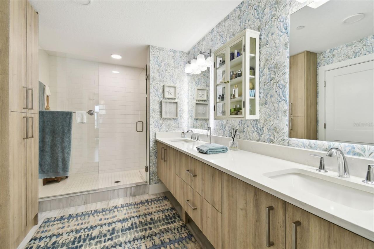 415 Island Way, Unit 507, Clearwater Beach, FL 33767 Photo