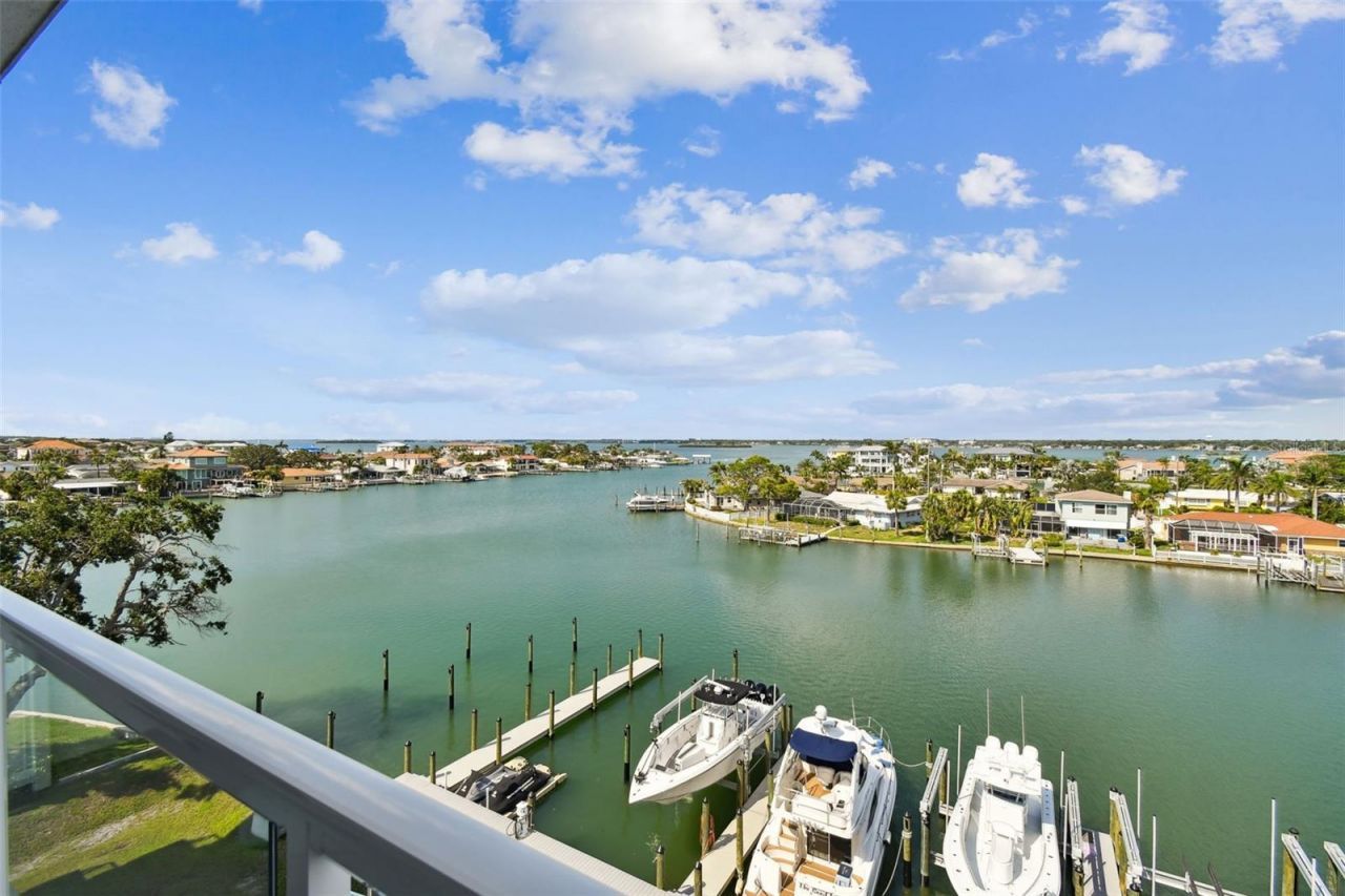 415 Island Way, Unit 507, Clearwater Beach, FL 33767 Photo