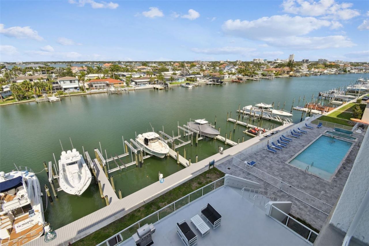 415 Island Way, Unit 507, Clearwater Beach, FL 33767 Photo
