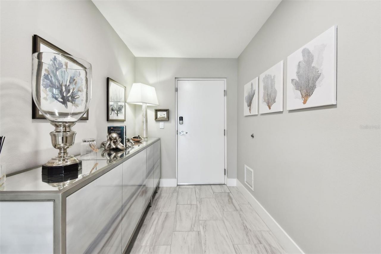 415 Island Way, Unit 507, Clearwater Beach, FL 33767 Photo