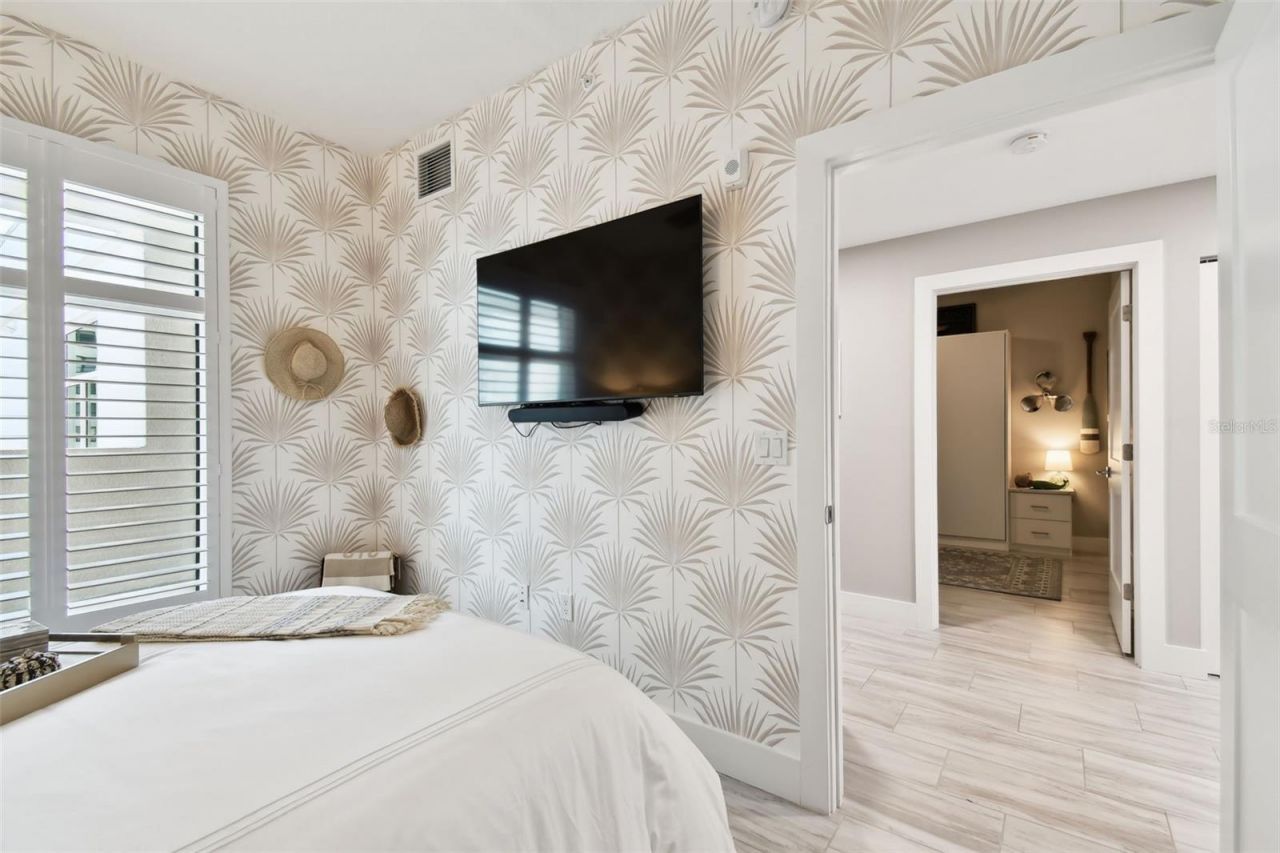415 Island Way, Unit 507, Clearwater Beach, FL 33767 Photo