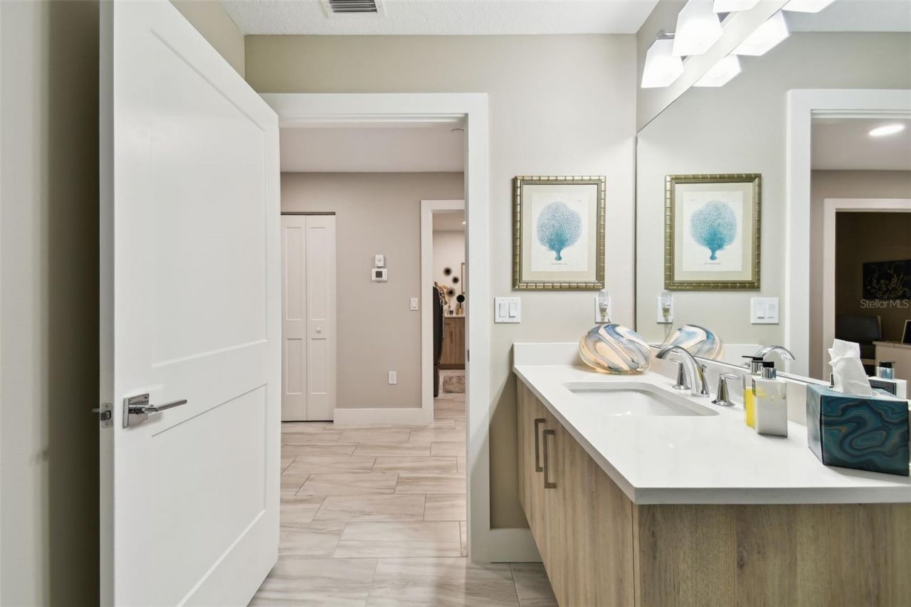 415 Island Way, Unit 507, Clearwater Beach, FL 33767 Photo