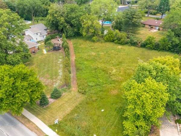 108 N Meadow Lane, Mount Prospect, IL 60056