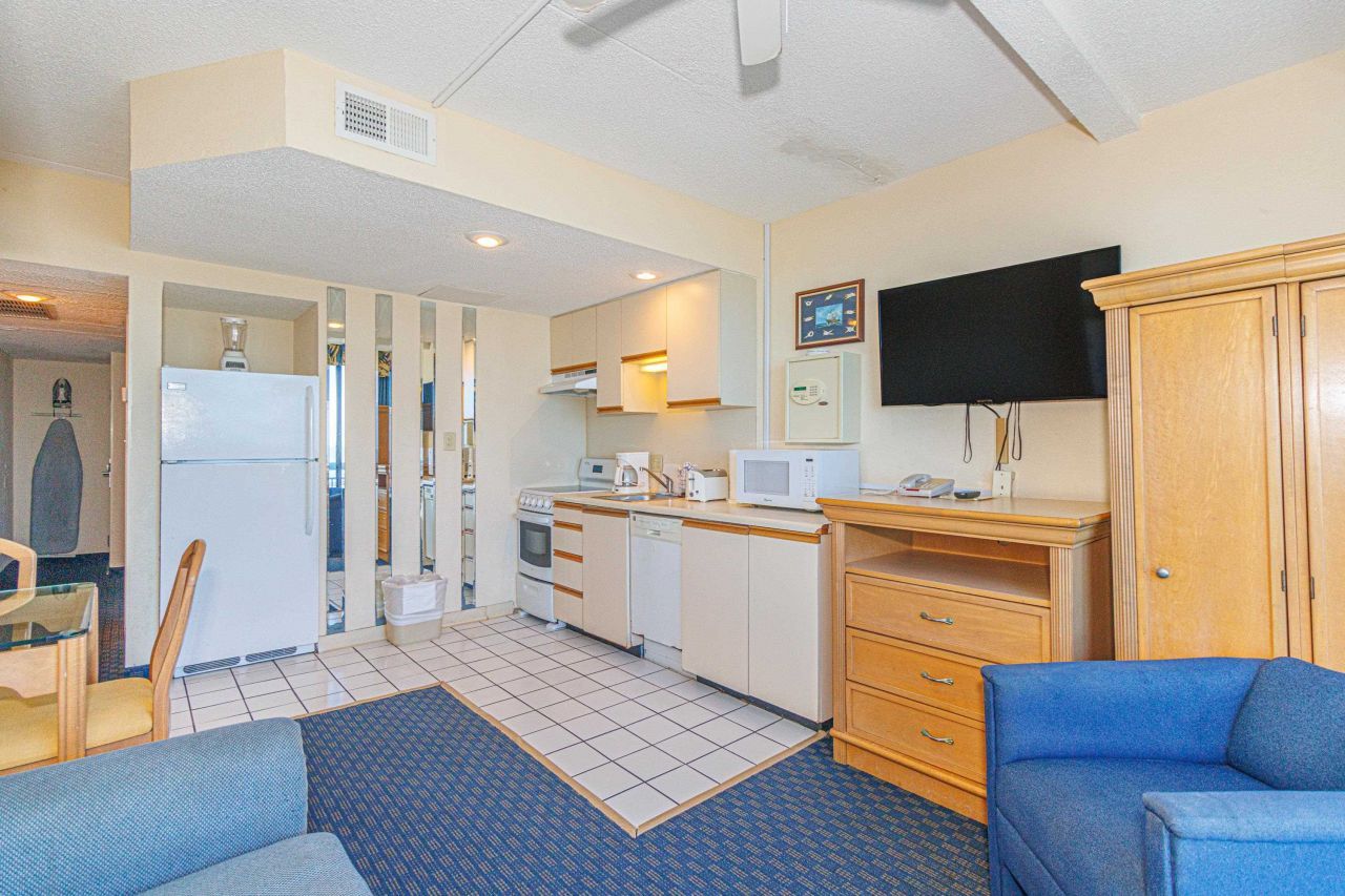 1304 N Ocean Blvd. Photo 11