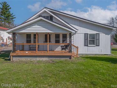 6123 Lapeer Road, Burton, MI 48509
