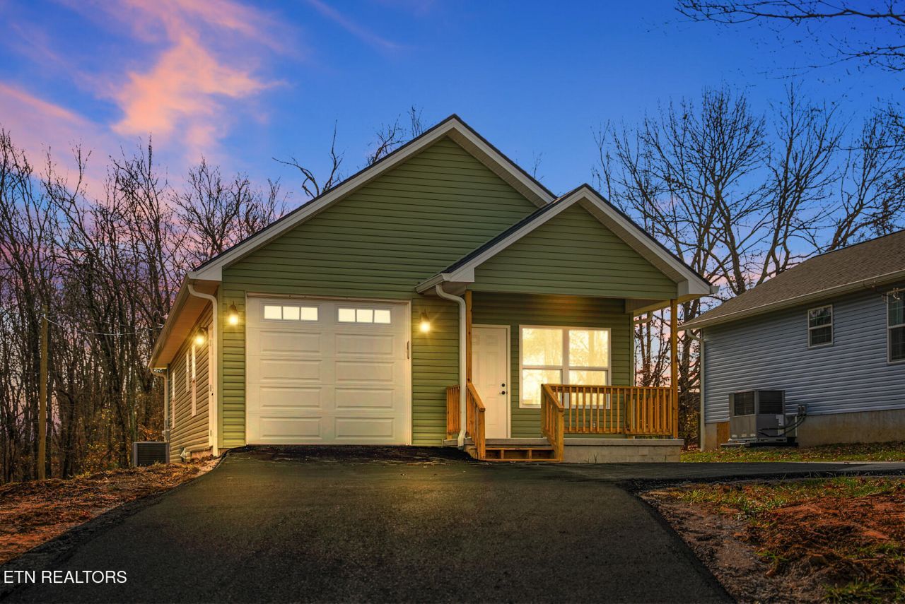 356 Dayton Ave, Crossville, TN 38555 Main Photo