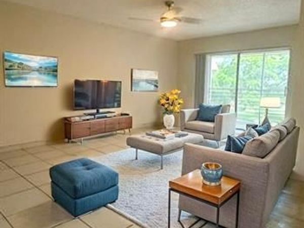 2491 82, Davie, FL 33317