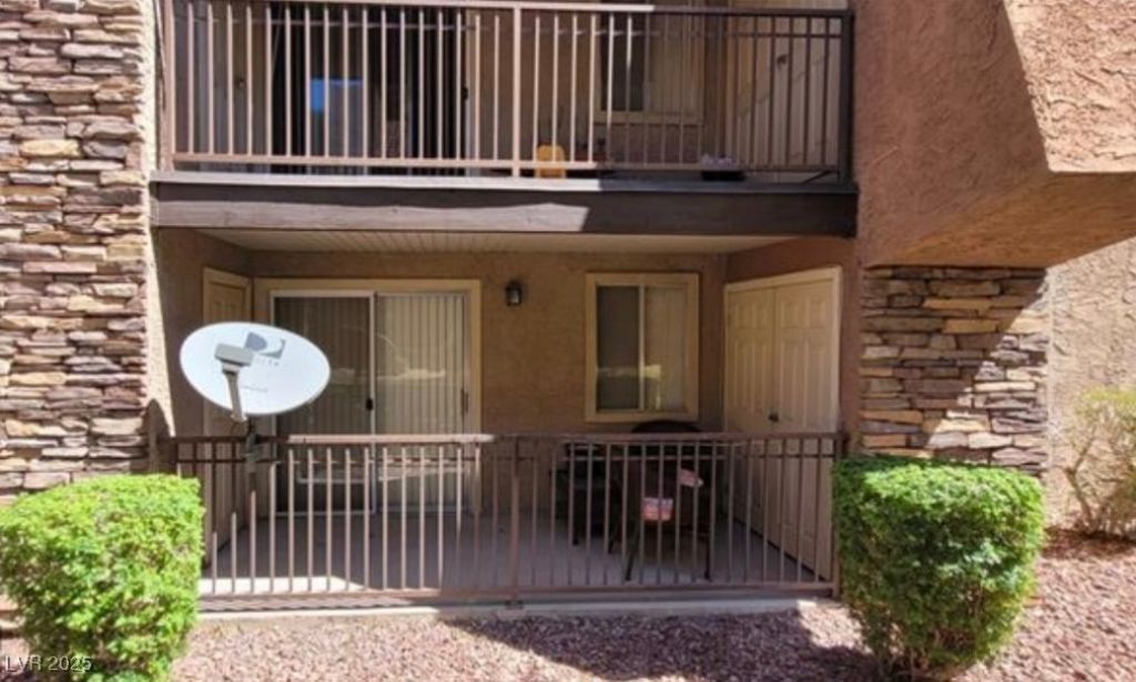 5295 Indian River Drive, Unit 305, Las Vegas, NV 89103 Main Photo