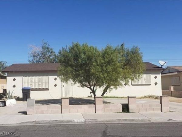 1936 Lawry Avenue, North Las Vegas, NV 89032
