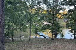 1672 Lakeshore Road photo 4