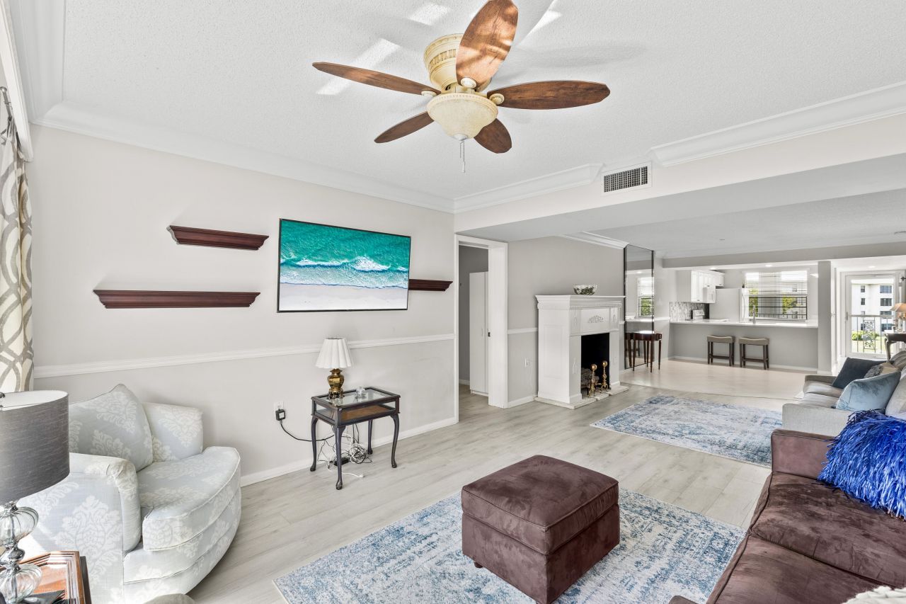 6073 Balboa Circle, Unit 303, Boca Raton, FL 33433 Photo