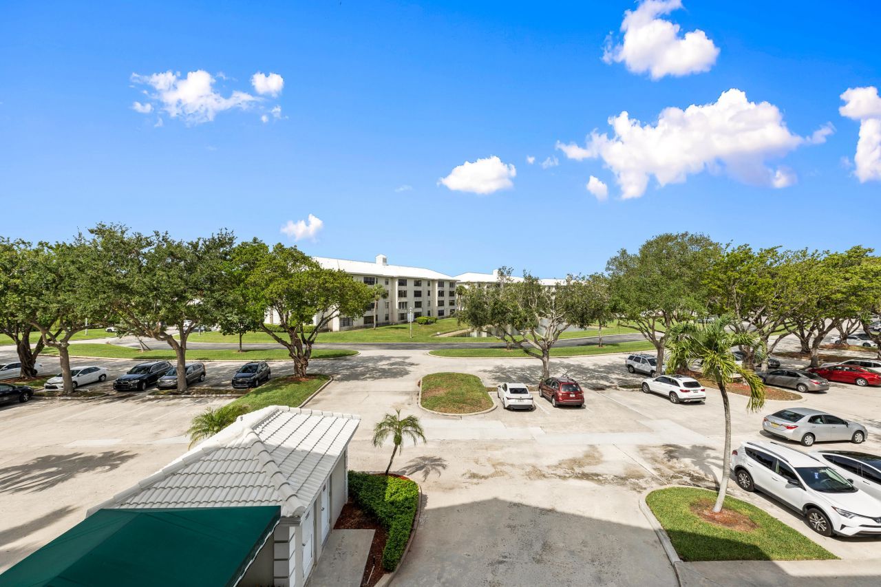 6073 Balboa Circle, Unit 303, Boca Raton, FL 33433 Photo