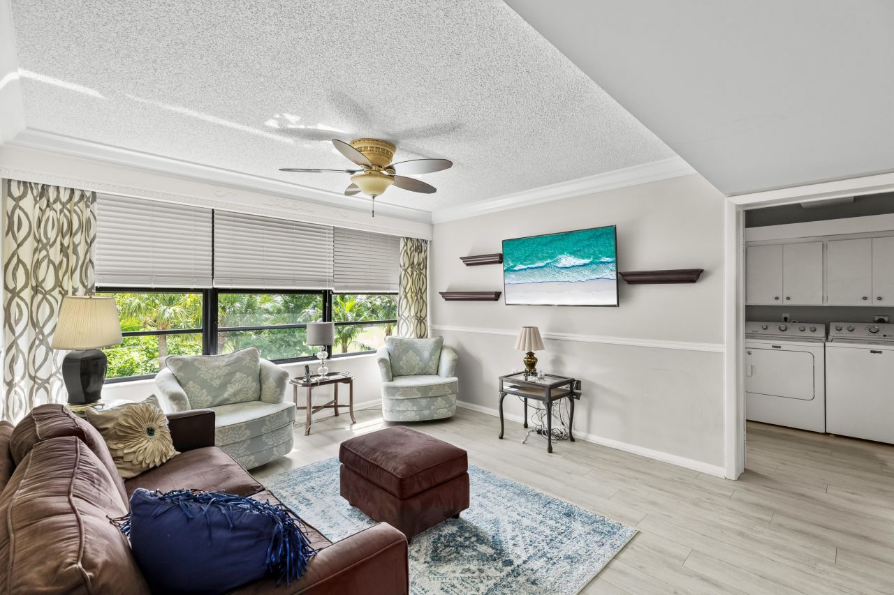 6073 Balboa Circle, Unit 303, Boca Raton, FL 33433 Photo