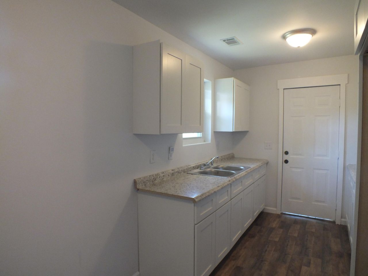 1256 Kings Highway Photo 15