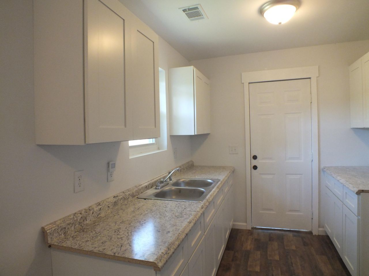 1256 Kings Highway Photo 16