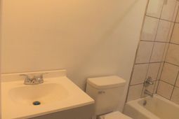 1256 Kings Highway photo 4