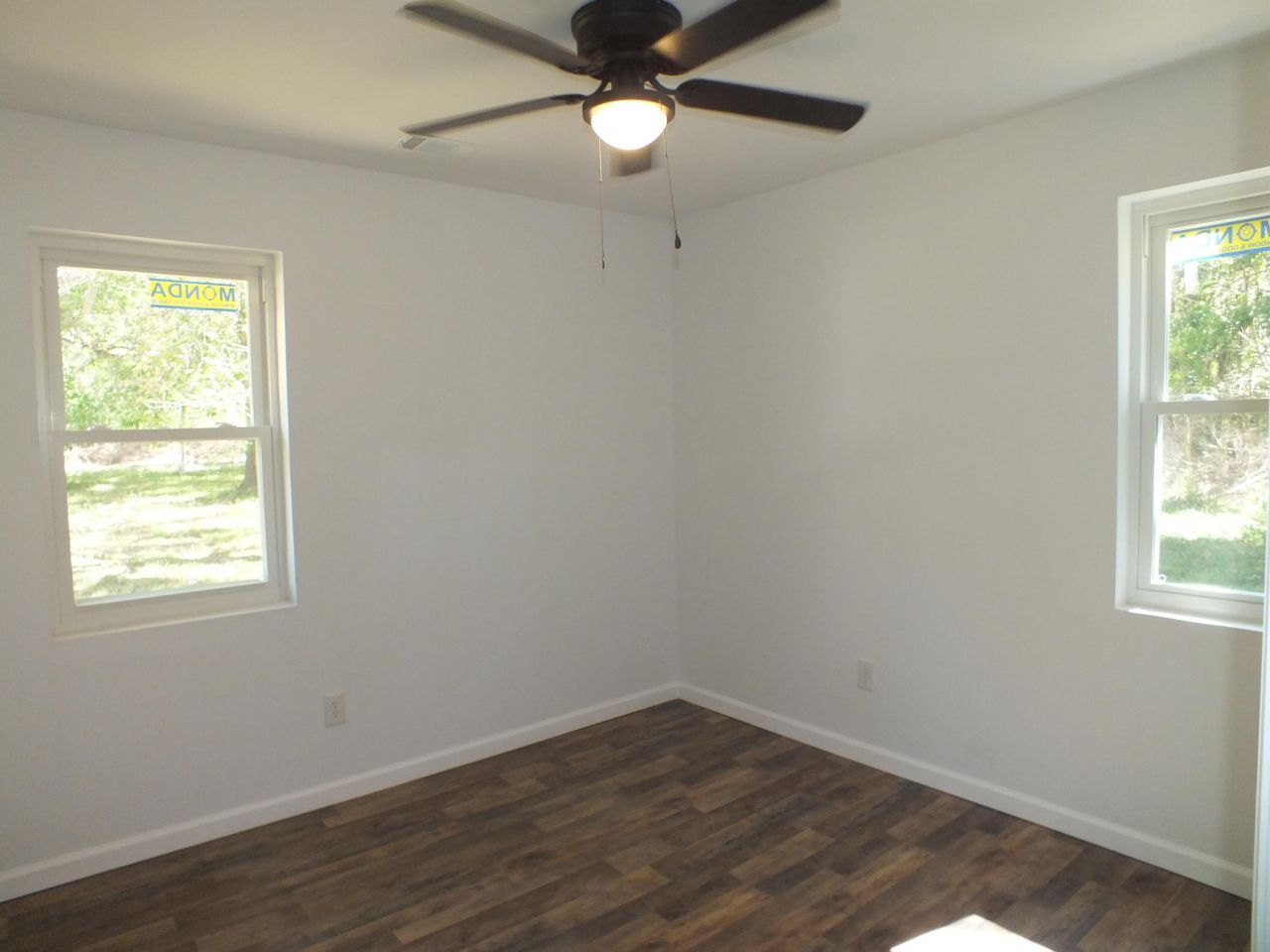 1256 Kings Highway Photo 4