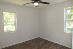 1256 Kings Highway photo 4