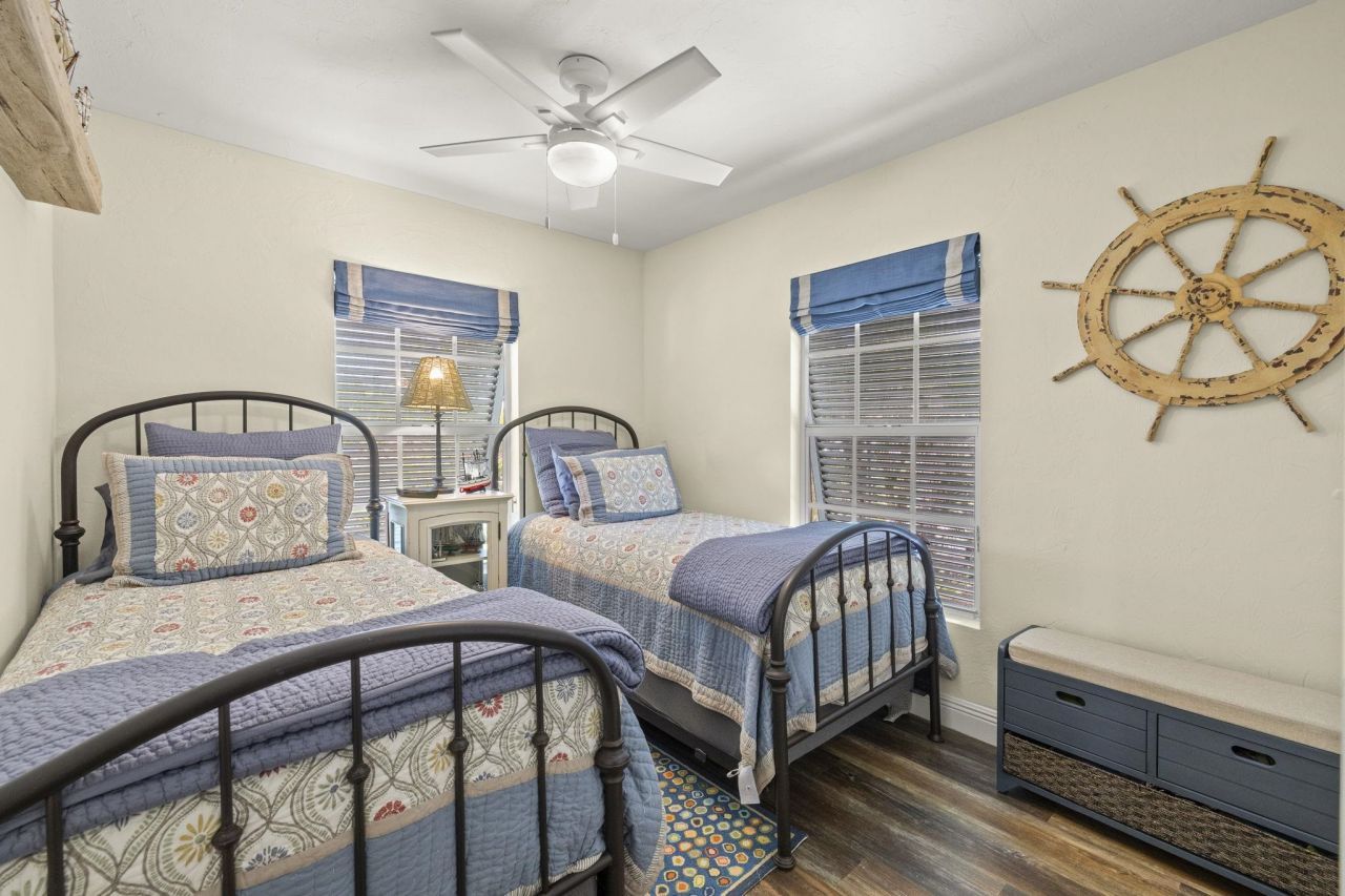 1062 S Yachtsman Dr, Sanibel, FL 33957 Photo