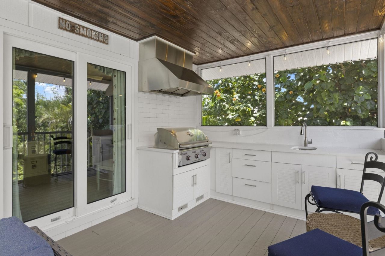 1062 S Yachtsman Dr, Sanibel, FL 33957 Photo